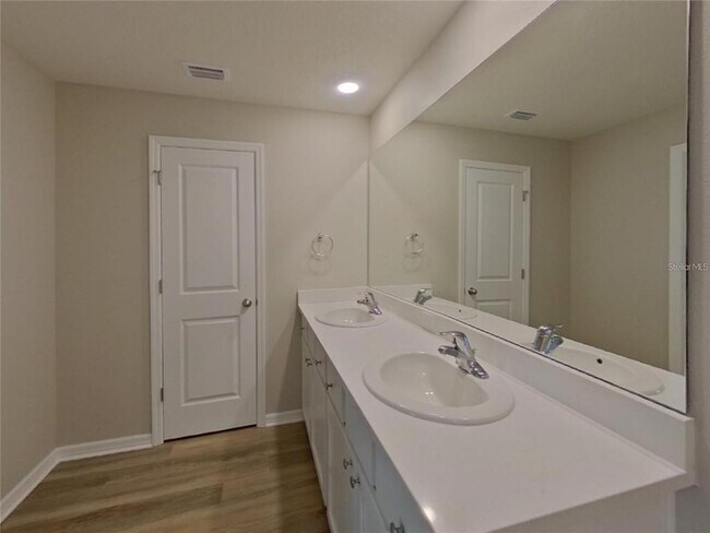 Building Photo - 10733 Hidden Banks Gln