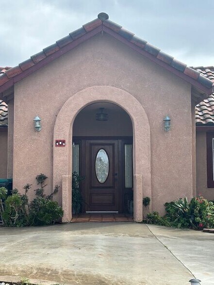 Building Photo - 605 N Mildred Ave