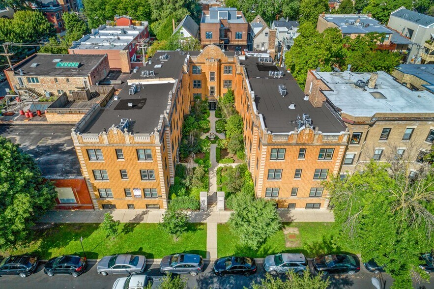 Building Photo - 3820 N Sheffield Ave