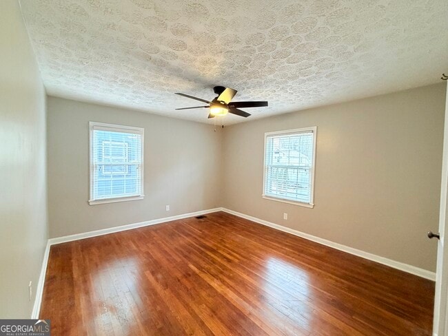 Building Photo - 963 Prospect Ave SE