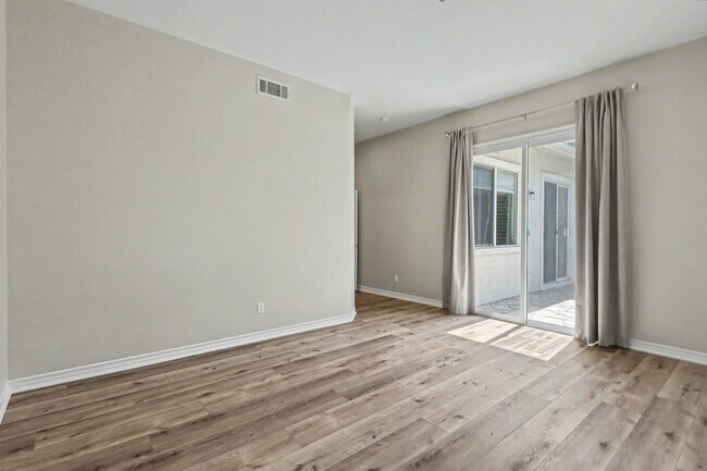Building Photo - 4614 Via Del Rancho
