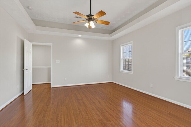 Building Photo - 2818 Tidewater Dr