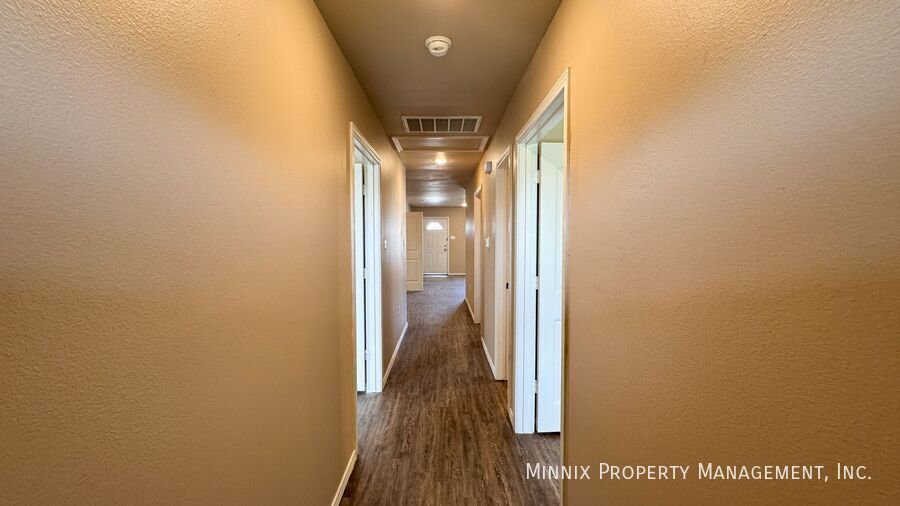 Building Photo - 2413 N Ave O