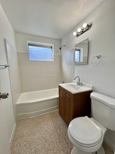 Building Photo - 1436 NW 24th Ter