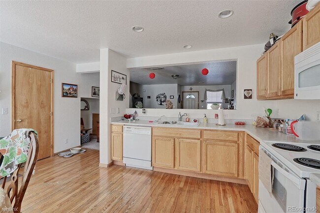 Building Photo - 2 br, 2 bath House - 9338 Welby Road Terrace