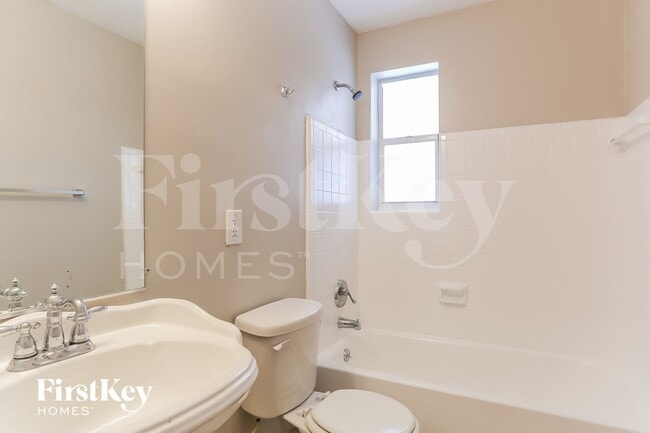 Building Photo - 1400 NW 42nd St