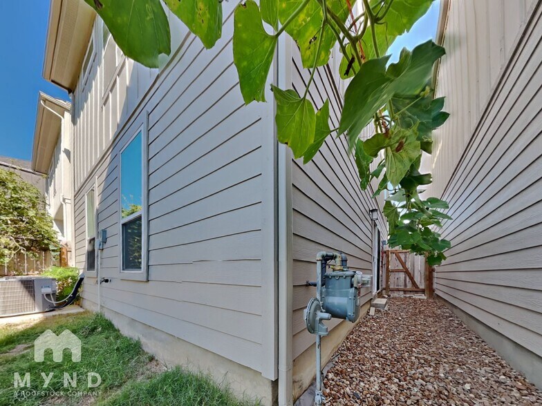 Building Photo - 8851 Oakland Rd