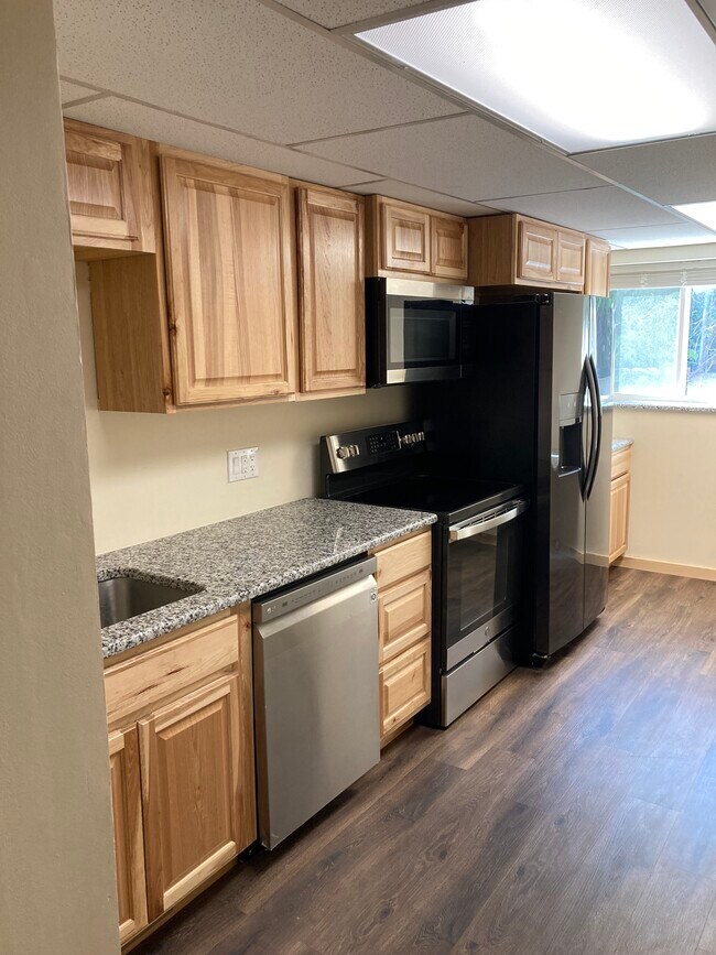 900 E Peach Blossom Dr 900 E Peach Blossom Dr Sandy UT 84094