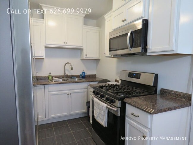 Building Photo - 808 Beckville St