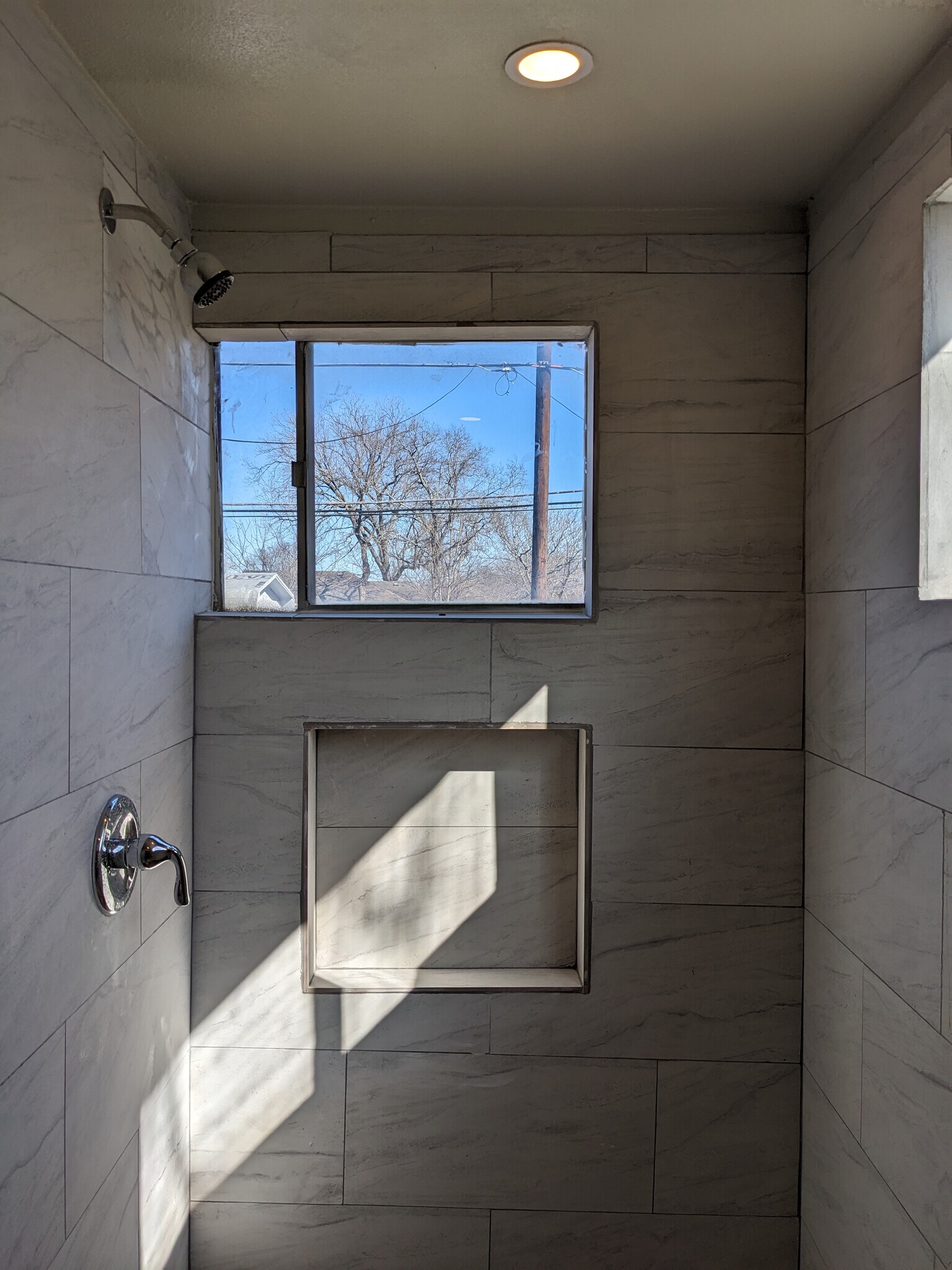 Building Photo - 534 E Sycamore St