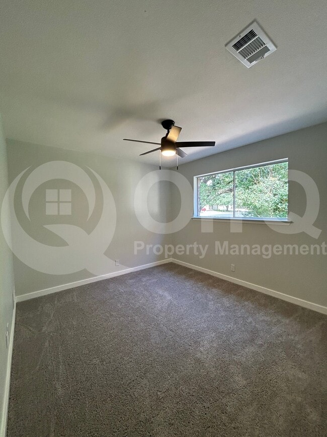 Building Photo - 608 High Meadow Dr