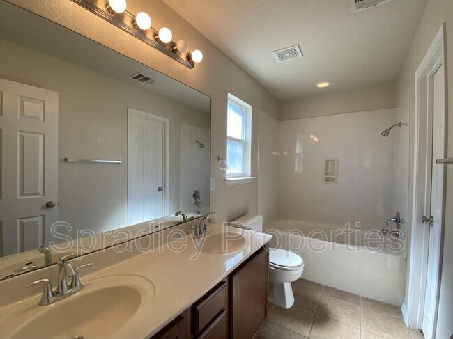 Building Photo - 903 Starlight Dr