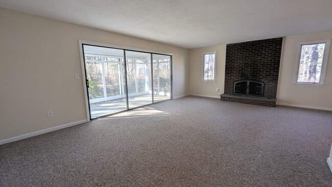 Building Photo - 10 Sherwood Ave