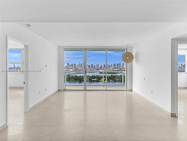 Building Photo - 650 West Ave