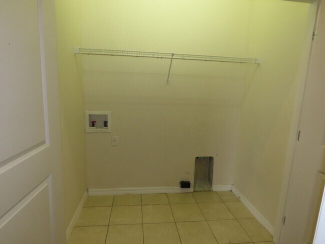 Building Photo - Two Story Townhome Clermont Yacht Club