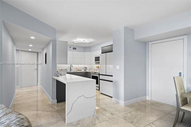 Building Photo - 3530 Mystic Pointe Dr