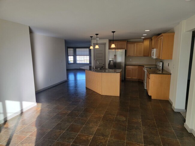 Building Photo - COMING SOON !!! 3 Bed 2 Bath 1500 Sq/Ft home just 10 minutes west of Spokane