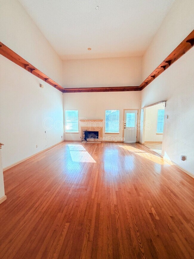 Building Photo - 3632 Candleknoll Cir