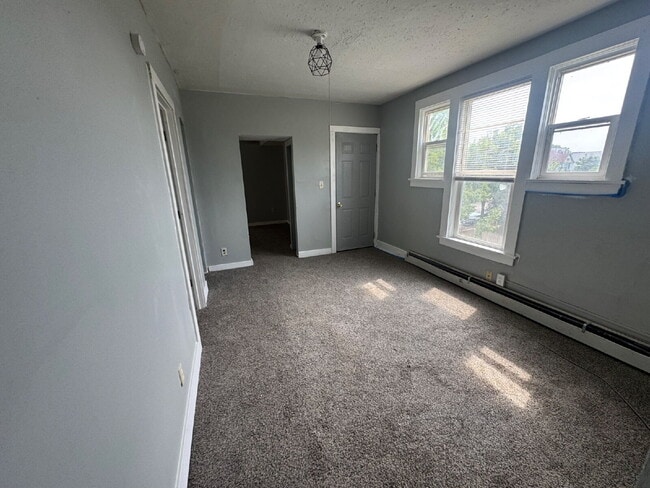 Building Photo - Spacious 3-Bedroom upper unit on Park Ave S – 1200 Sq Ft of Comfort in Minneapolis, Section 8 Wel...