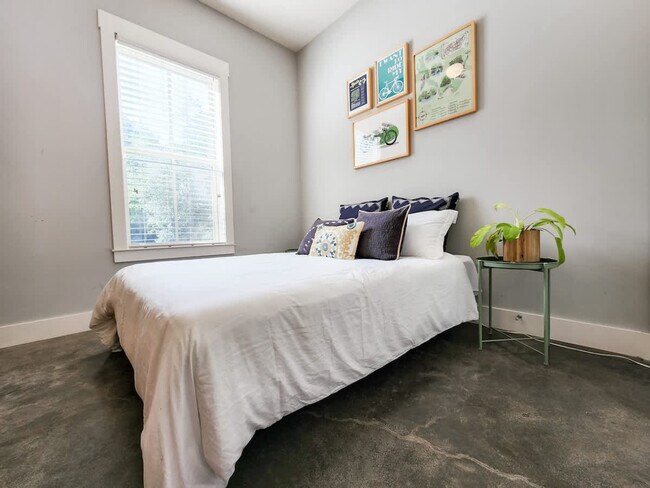 Building Photo - 803B Dawson Rd