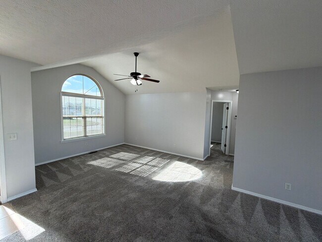 Building Photo - Your Perfect Home Awaits