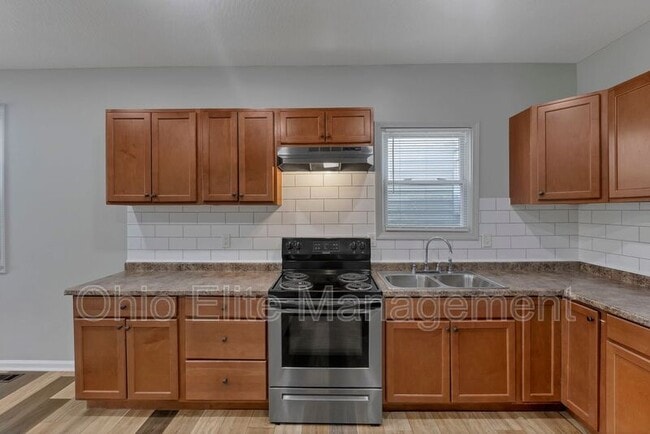 Building Photo - 2023 Sullivant Ave
