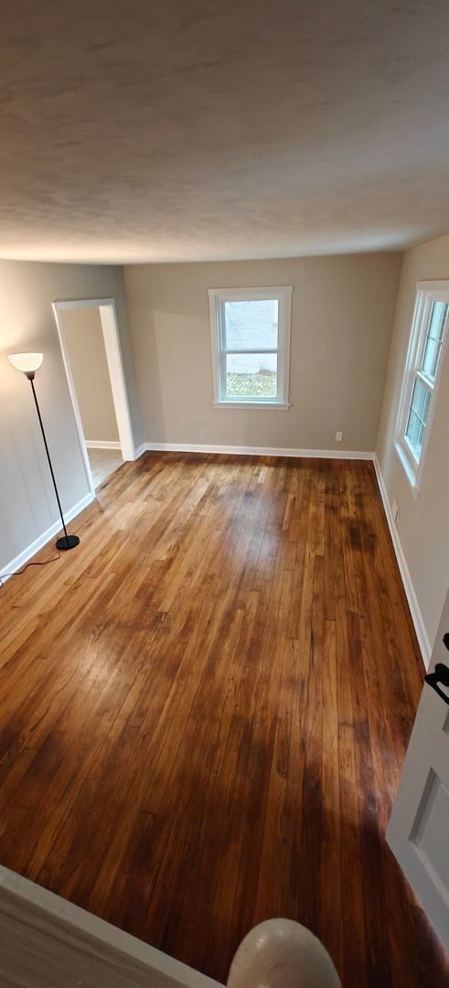 Building Photo - Renovated 4 bedroom cape with large fence yard