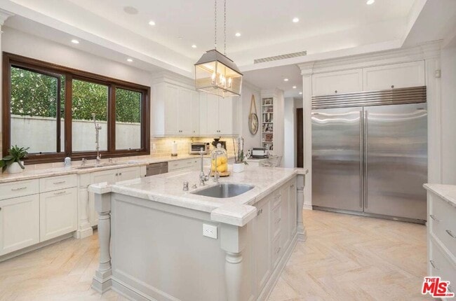 Building Photo - 329 Canon Dr