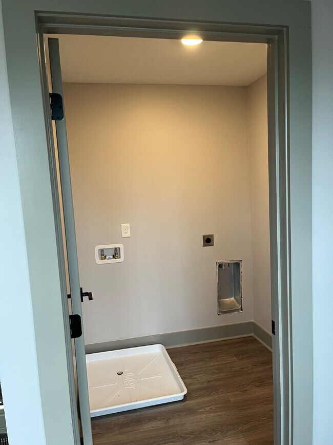 Building Photo - 2922 Painted Pony Dr