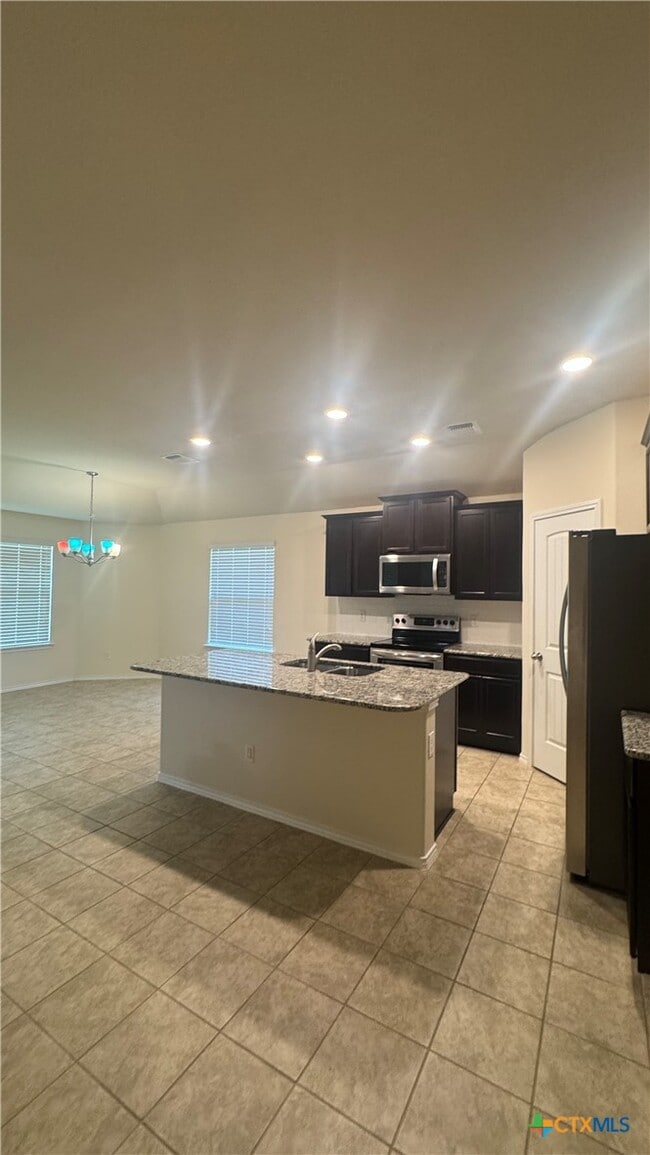 Building Photo - 5305 Fenton Ln