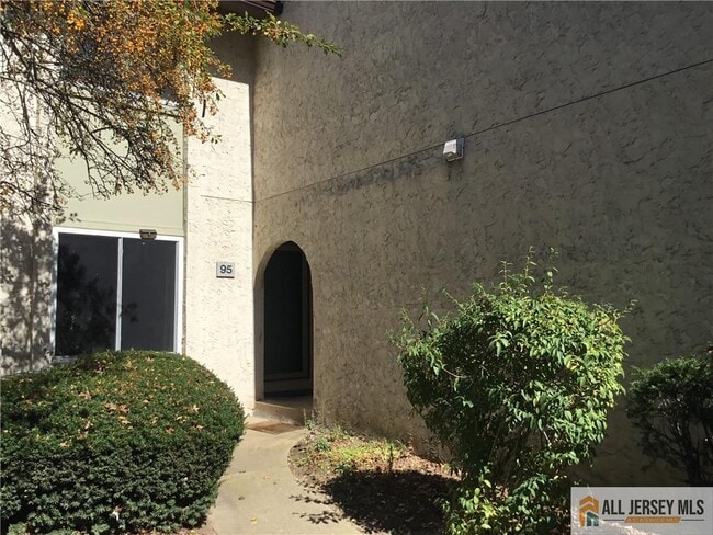 Building Photo - 95 Thoreau Dr