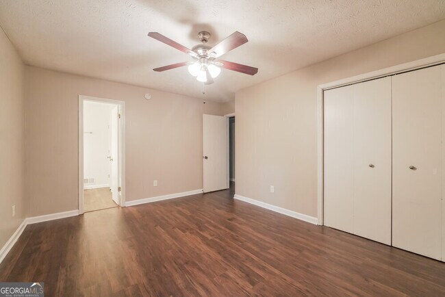 Building Photo - 4061 Wylie Ln
