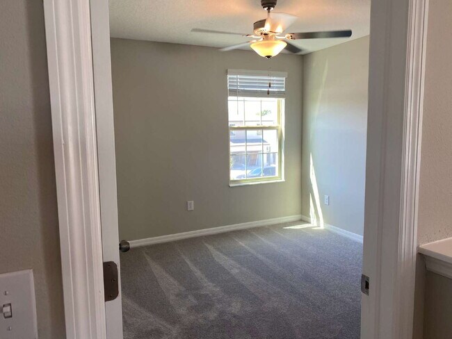Building Photo - 7031 Samuel Ivy Dr