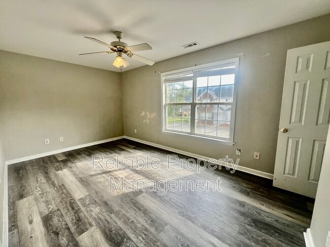 Building Photo - 2829 Bennington Dr