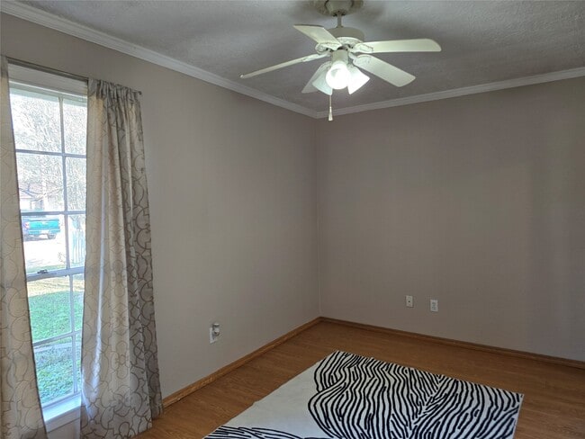 Building Photo - 16726 David Glen Dr