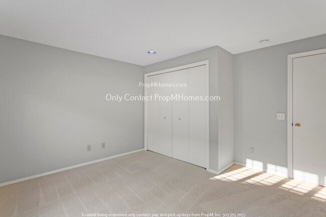 Building Photo - King City Charmer 55+ Community: Your Perf...