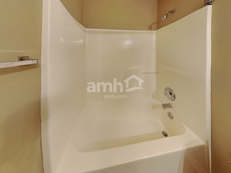 Building Photo - 8036 Whistlewood Dr