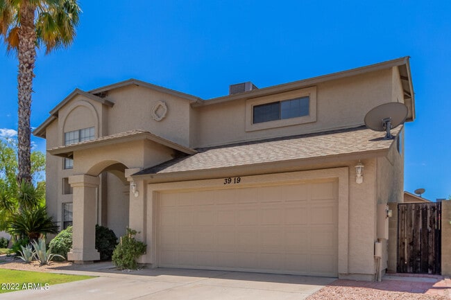 Building Photo - 3919 E Marconi Ave
