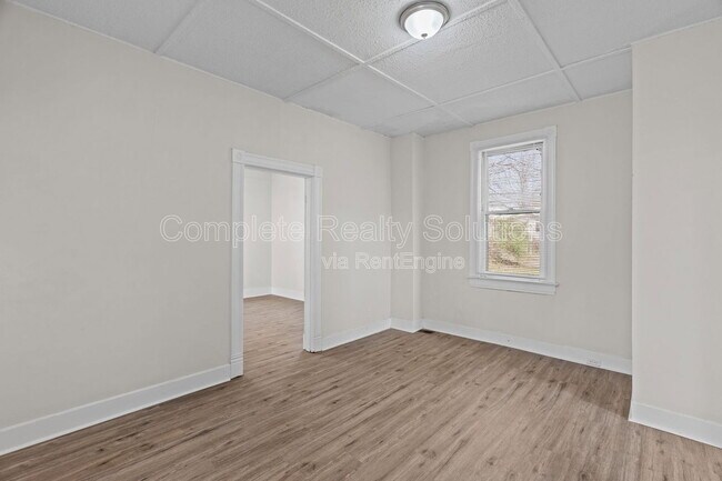 Building Photo - 6811 Etzel Ave