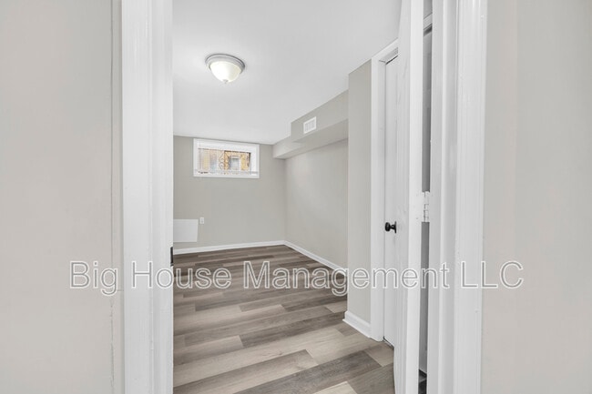 Building Photo - 333 S Lehigh St