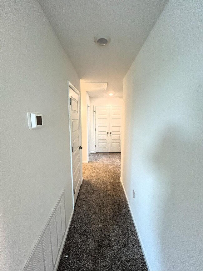 Building Photo - 133 Staggerbush St