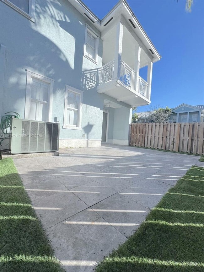 Building Photo - 11400 NW 75th Terrace