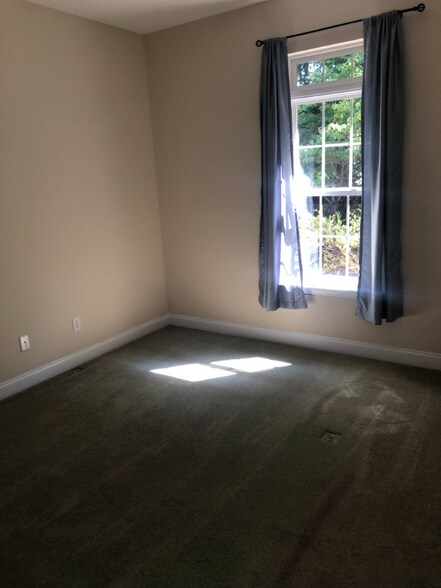 Building Photo - 5604 Warrendale Ct S