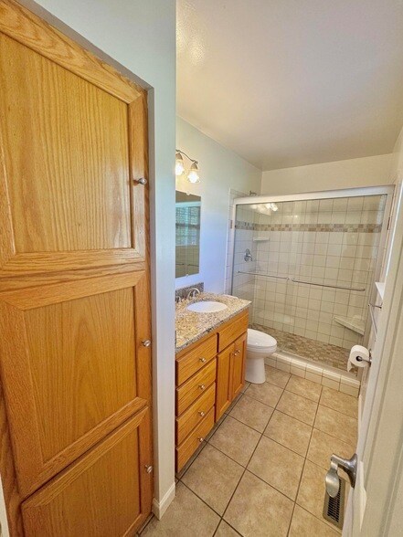 Building Photo - 5609 Landrum Dr