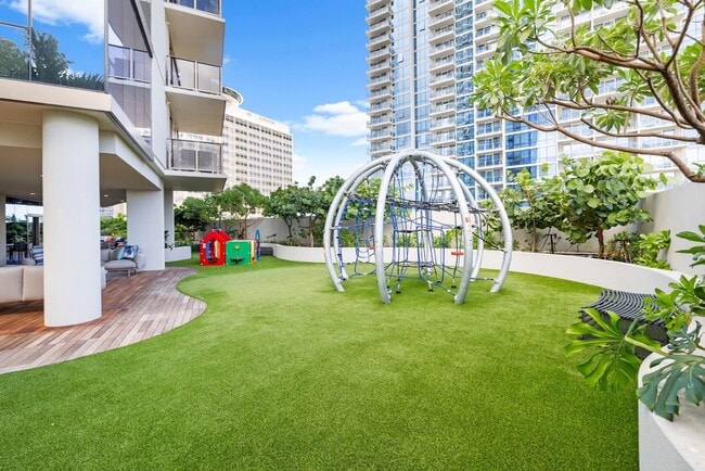Building Photo - 1388 Kapiolani Blvd