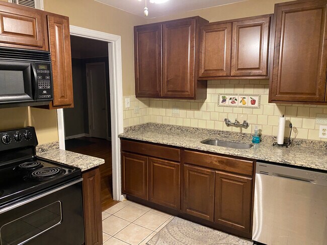 Building Photo - 2326 Barrett Ave