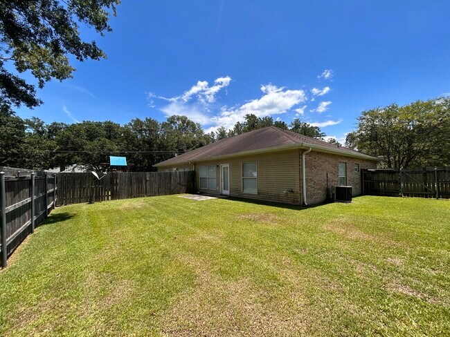 Building Photo - 12341 Pine View Ln