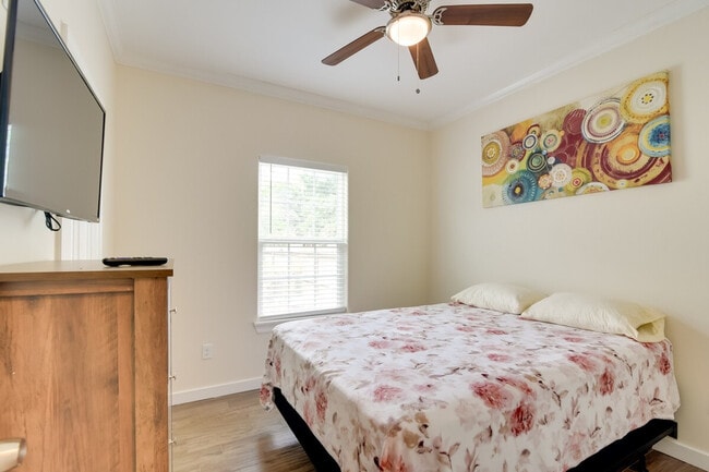 Building Photo - 1206 26th St