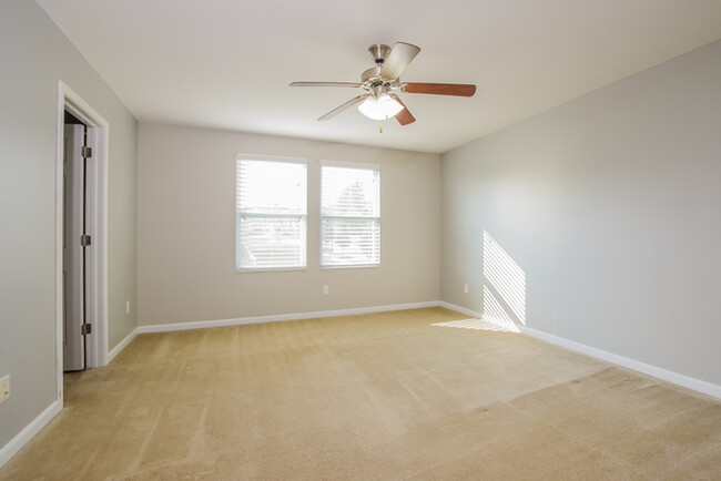 Building Photo - 4933 Jessica Suzanne Dr