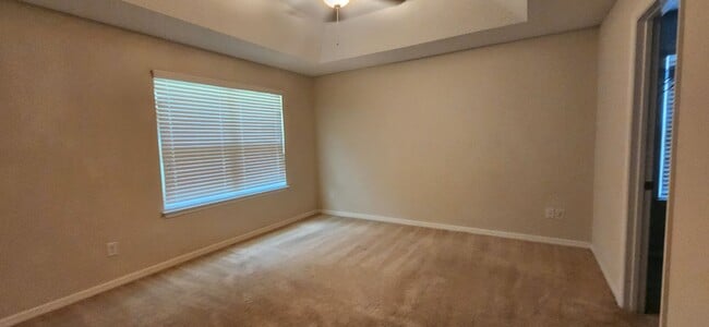Building Photo - Great Townhouse Belle Isle